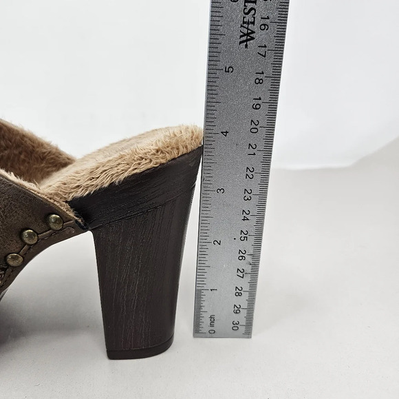 Muk Luks Heeled Mule Clog Sz 7 Kameryn Block Heel Studded Sides Faux Fur Studded - Picture 6 of 14